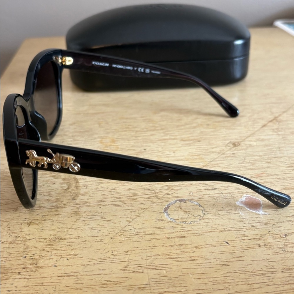 Coach sunglasses style HC8264 L1083 - Picture 2 of 7